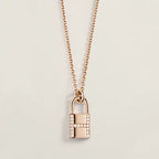 GlowHM ADVANCED NICHE LOCK HEAD NECKLACE DIAMONDS