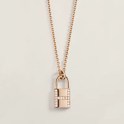 GlowHM ADVANCED NICHE LOCK HEAD NECKLACE DIAMONDS