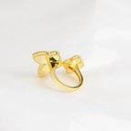 GlowLUCKY BETWEEN THE FINGER RING