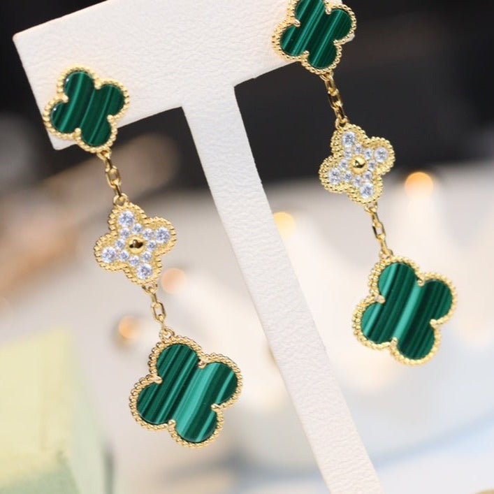 GlowCLOVER EARRINGS GOLD MALACHITE DIAMOND 3 MOTIF