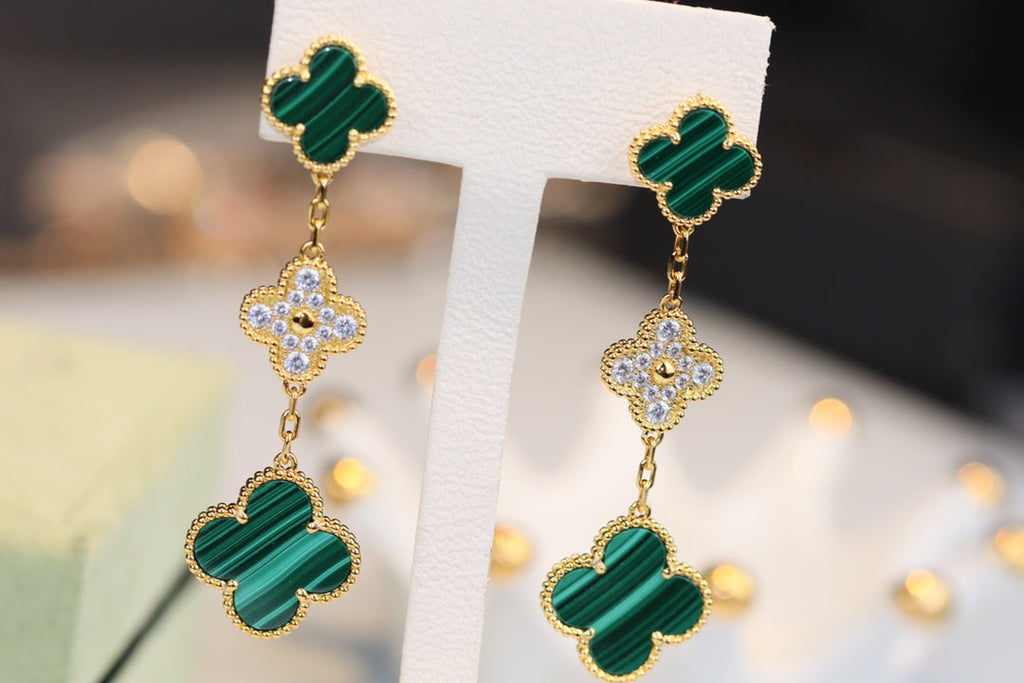 GlowCLOVER EARRINGS GOLD MALACHITE DIAMOND 3 MOTIF