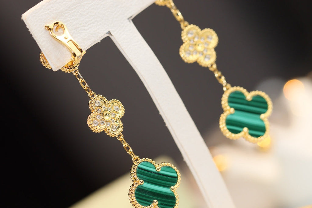GlowCLOVER EARRINGS GOLD MALACHITE DIAMOND 3 MOTIF