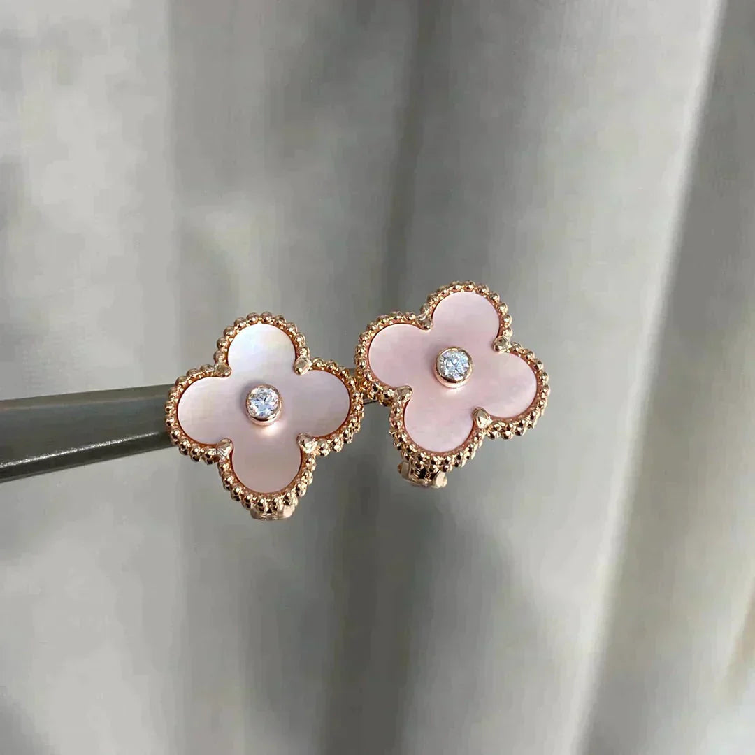 GlowCLOVER MEDIUM 1 MOTIFS  PINK MOP DIAMOND EARRINGS