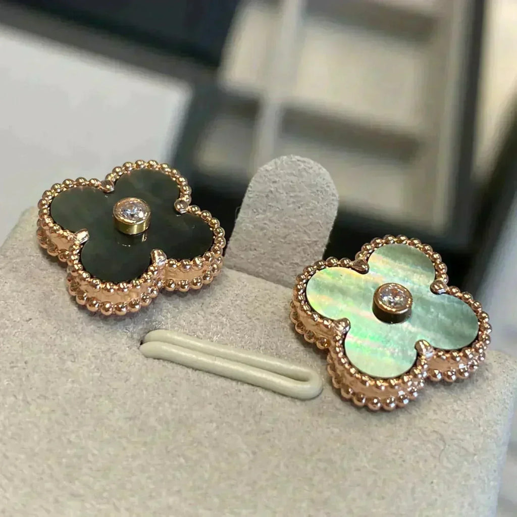 GlowCLOVER MEDIUM 1 MOTIFS GRAY MOP  DIAMOND EARRINGS