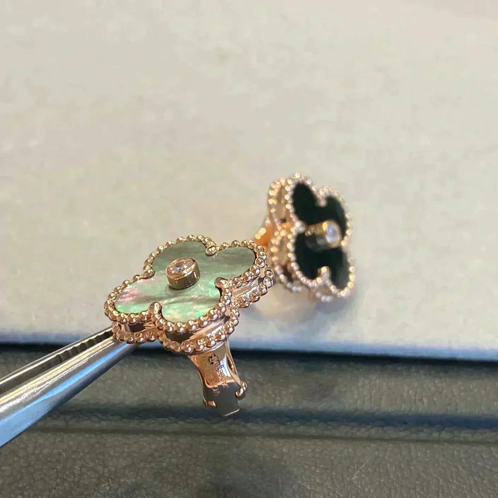 GlowCLOVER MEDIUM 1 MOTIFS GRAY MOP  DIAMOND EARRINGS