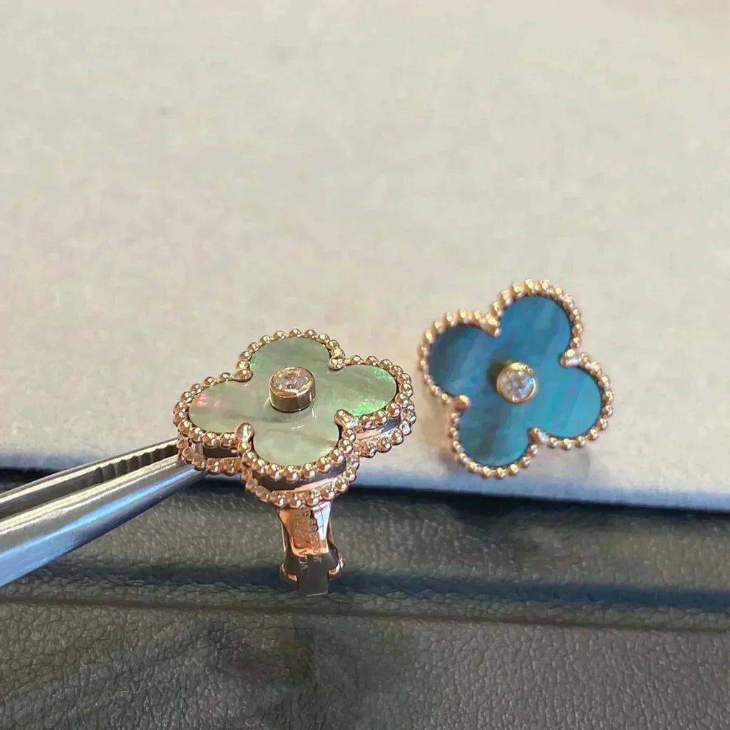 GlowCLOVER MEDIUM 1 MOTIFS GRAY MOP  DIAMOND EARRINGS