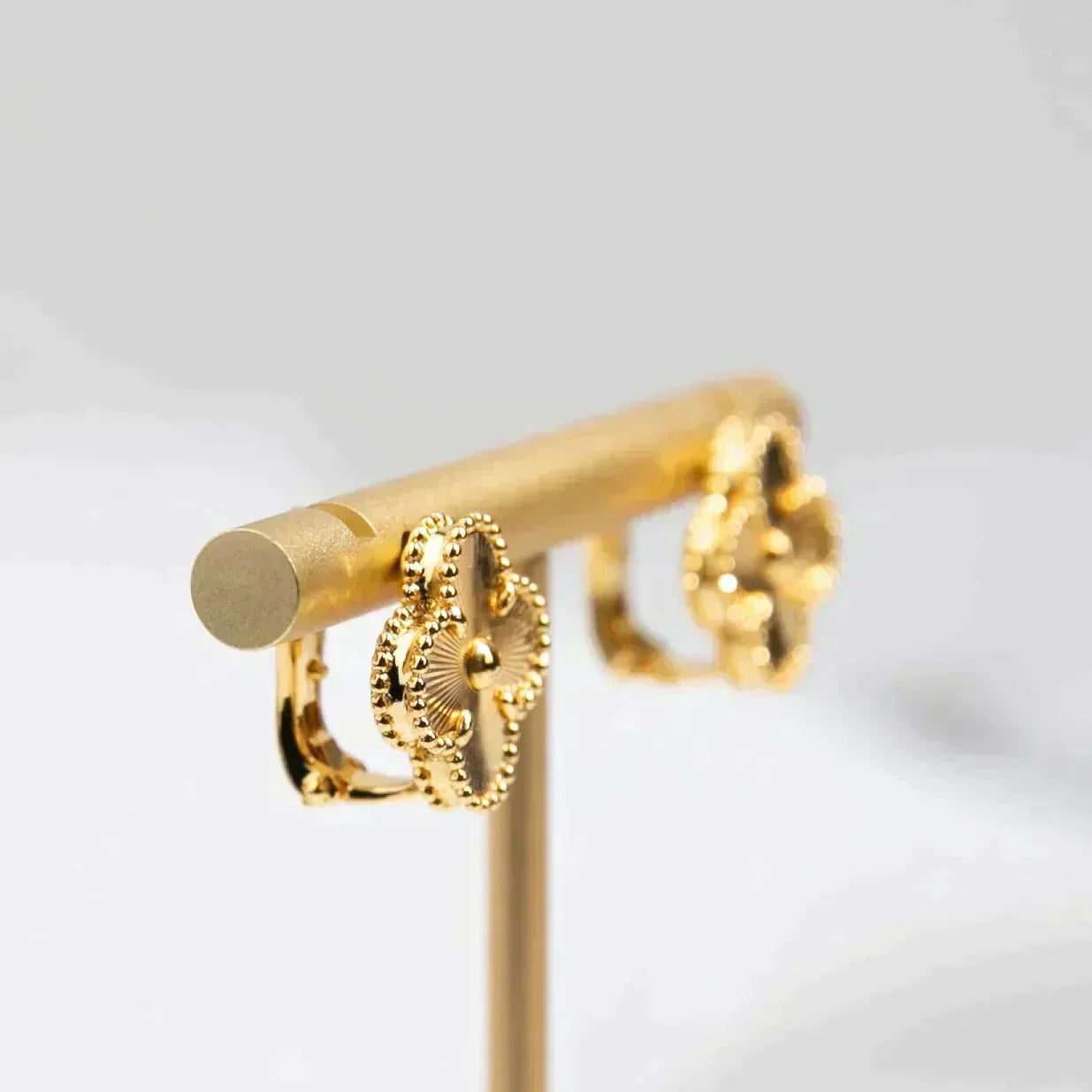 GlowCLOVER MEDIUM 1 MOTIFS LASER EARRINGS