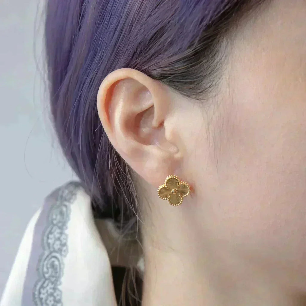 GlowCLOVER MEDIUM 1 MOTIFS LASER EARRINGS
