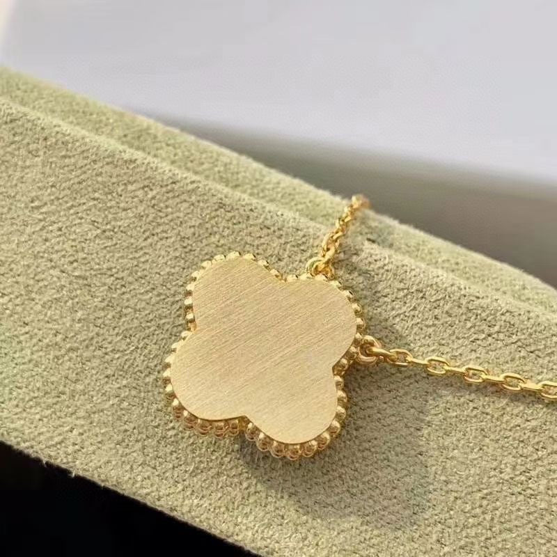 GlowCLOVER 15MM DIAMOND TURQUOISE NECKLACE