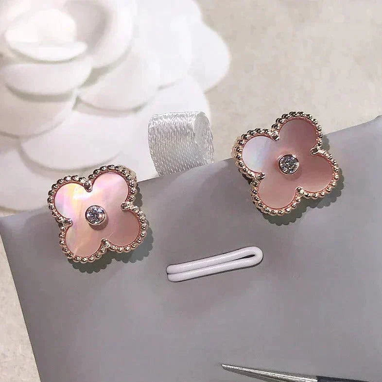 GlowCLOVER MEDIUM 1 MOTIFS  PINK MOP DIAMOND EARRINGS