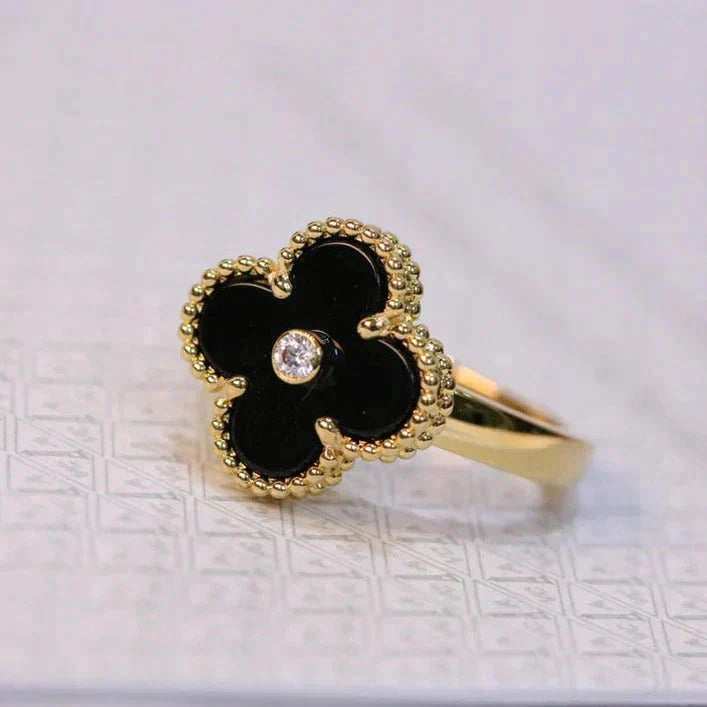 GlowCLOVER ONYX RING GOLD DIAMOND