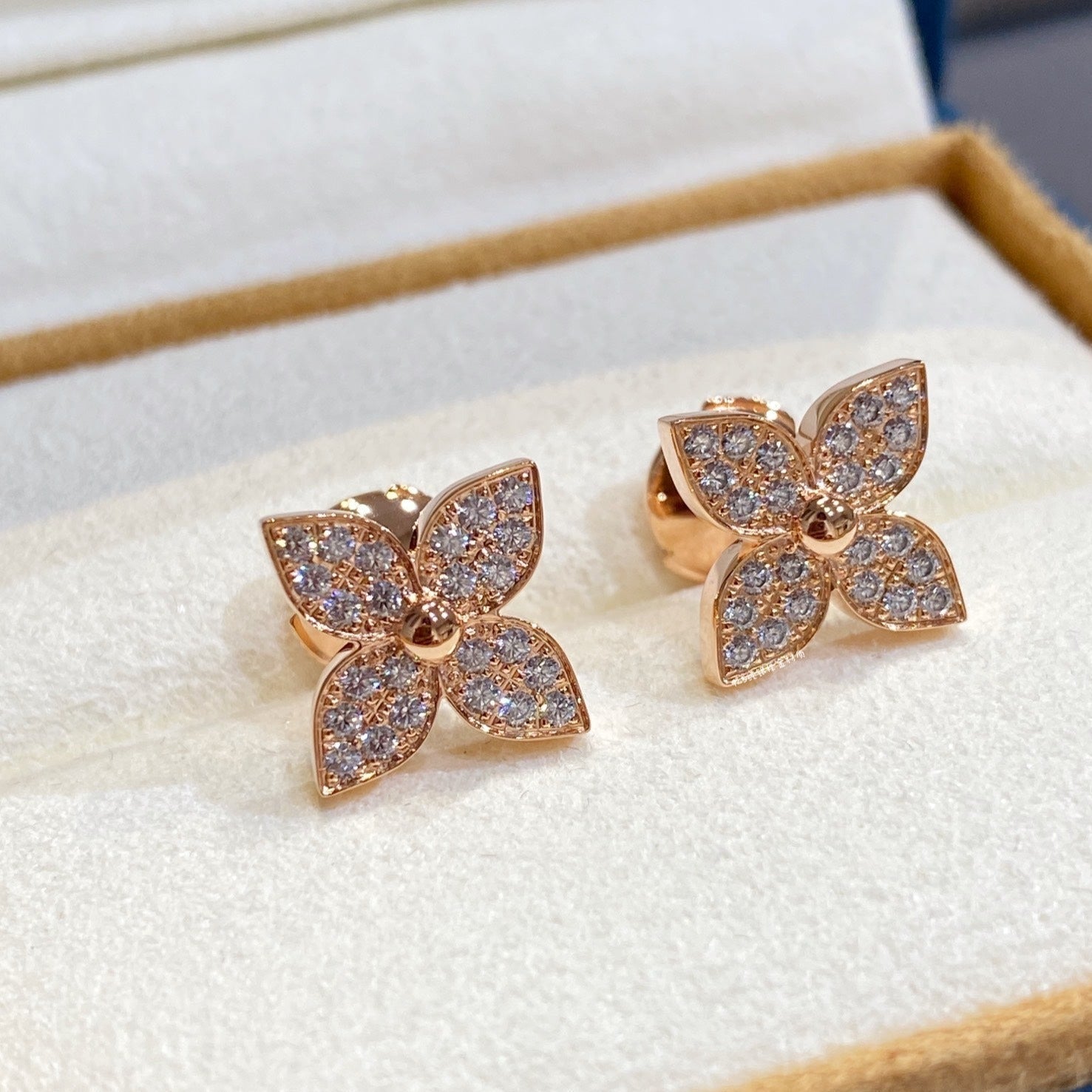 GlowSTAR DIAMOND EARRINGS