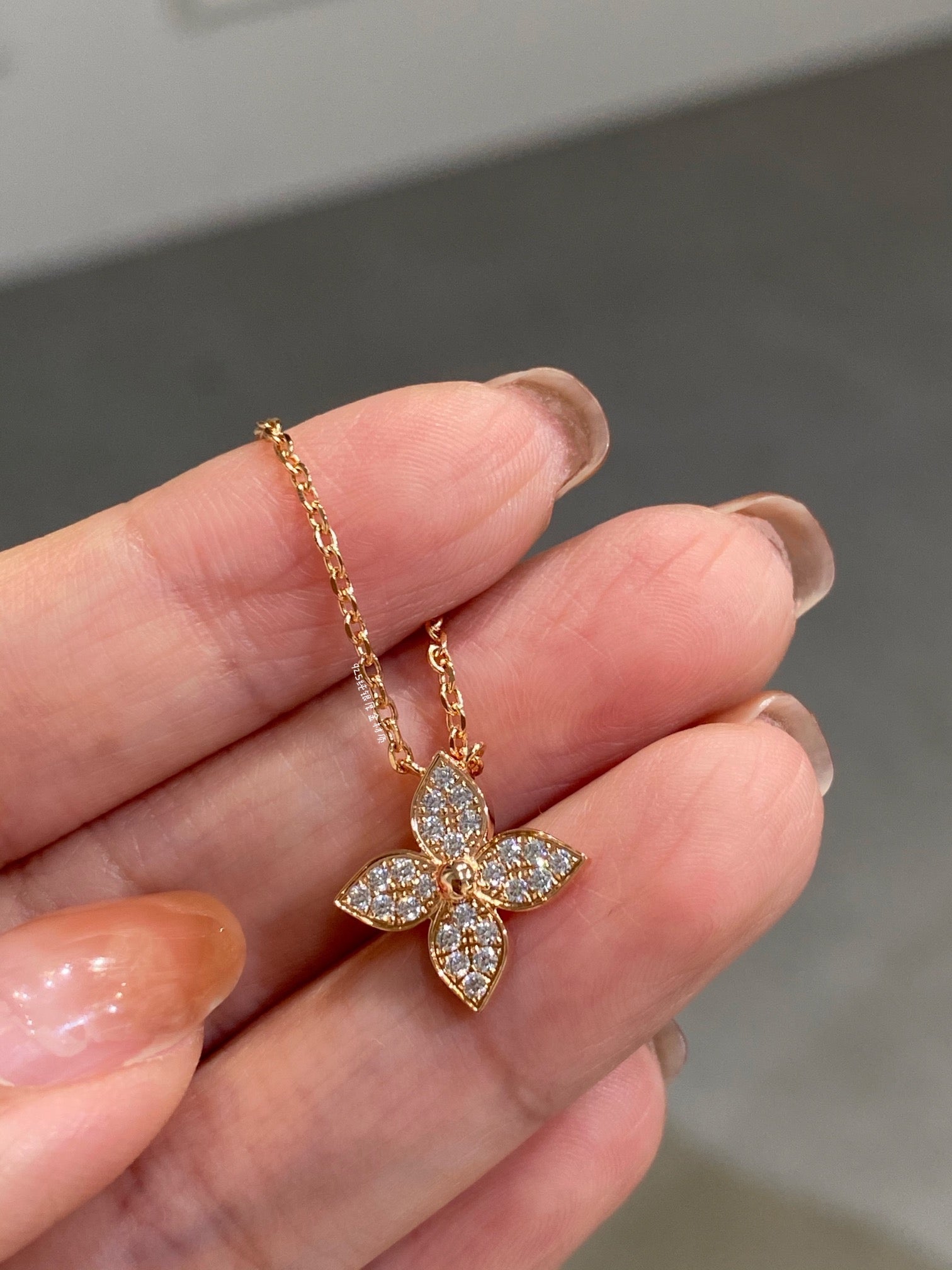 GlowSTAR DIAMOND NECKALCE