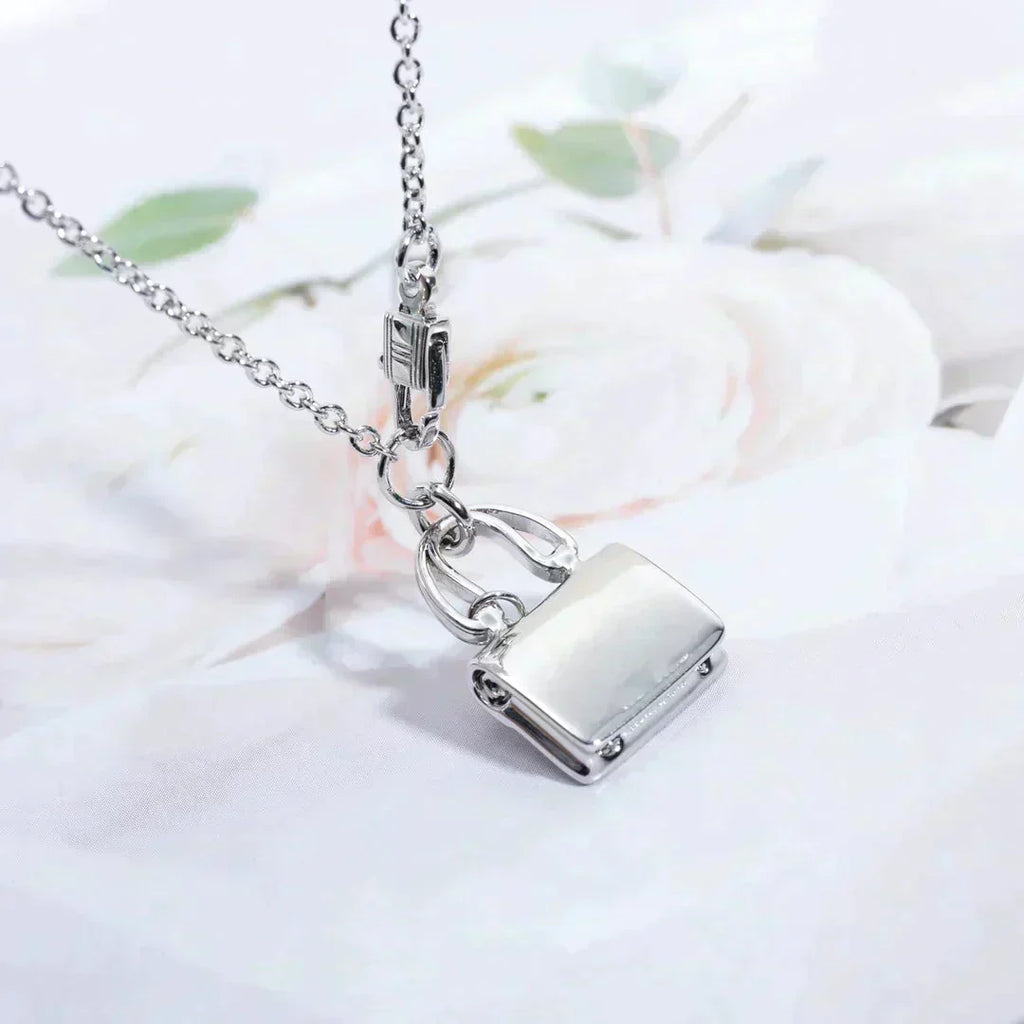 GlowAMULETTE PEDANT SILVER NECKLACE