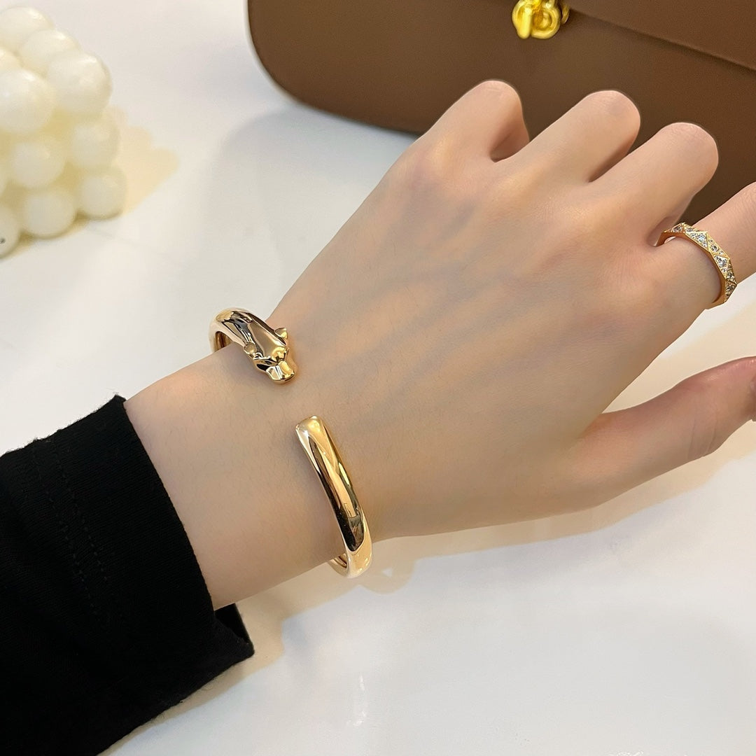 GlowPANTHERE GOLD OPEN BRACELET