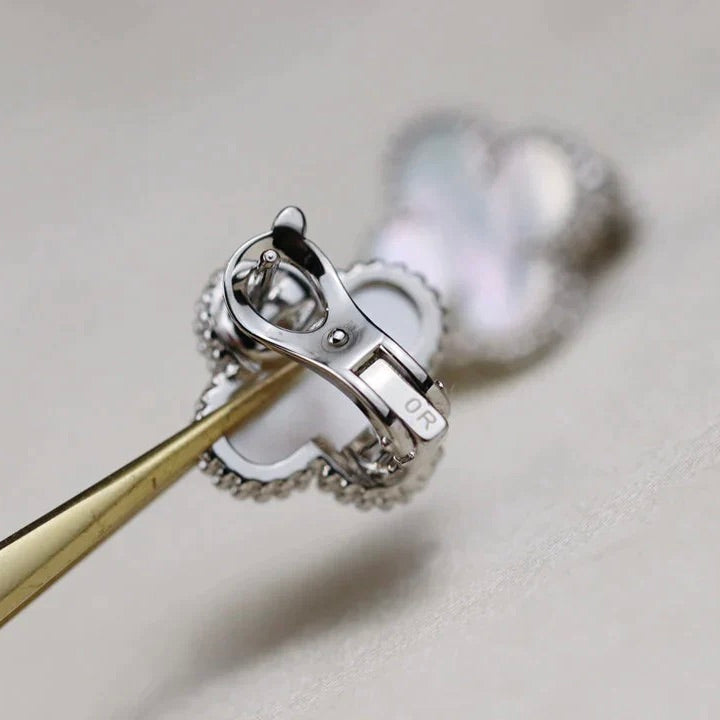 GlowCLOVER MEDIUM 1 MOTIFS  WHITE MOP EARRINGS SILVER