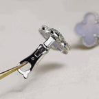 GlowCLOVER MEDIUM 1 MOTIFS  WHITE MOP EARRINGS SILVER