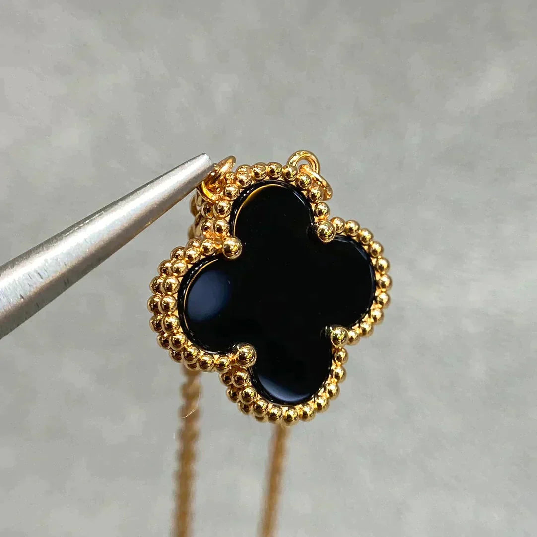 GlowCLOVER 15MM BLACK ONYX SINGLE FLOWER NECKLACE