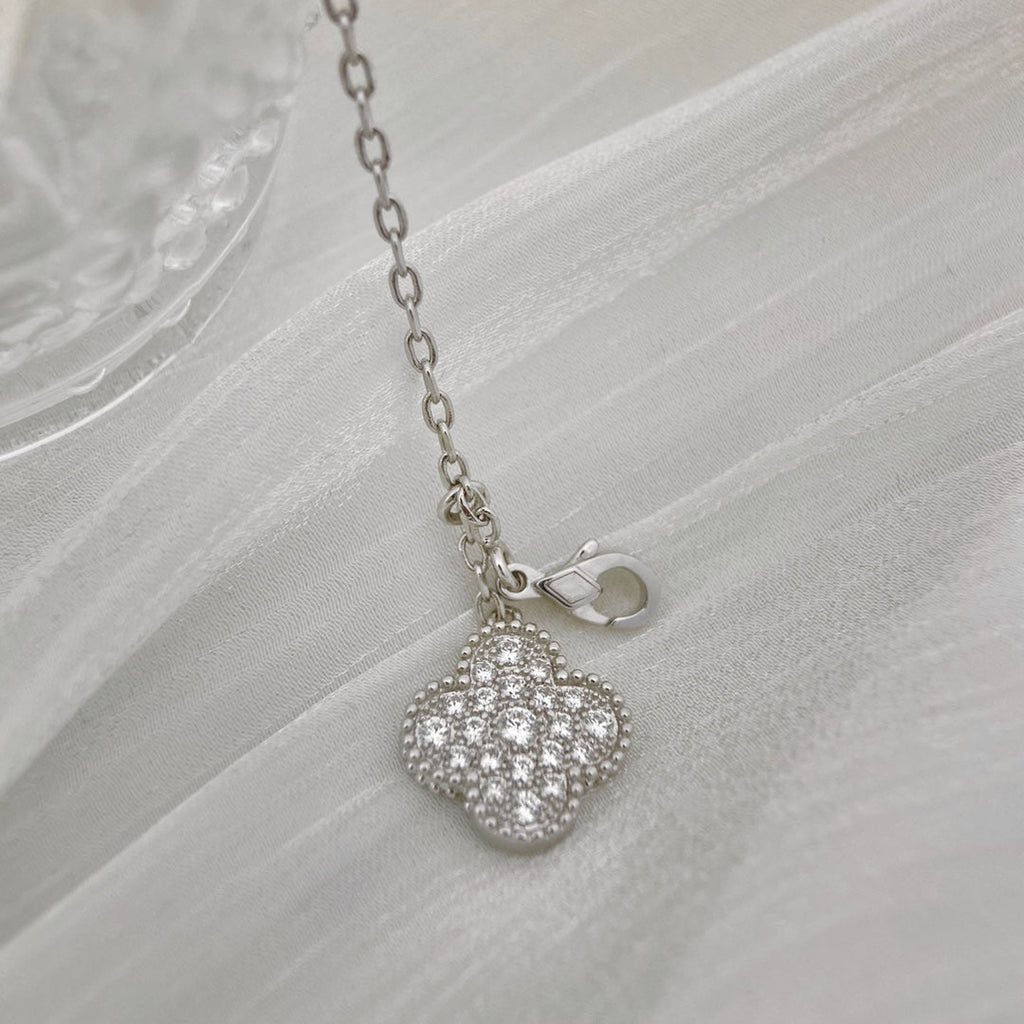 GlowCLOVER 5 MOTIFS SILVER DIAMONDS NECKLACE