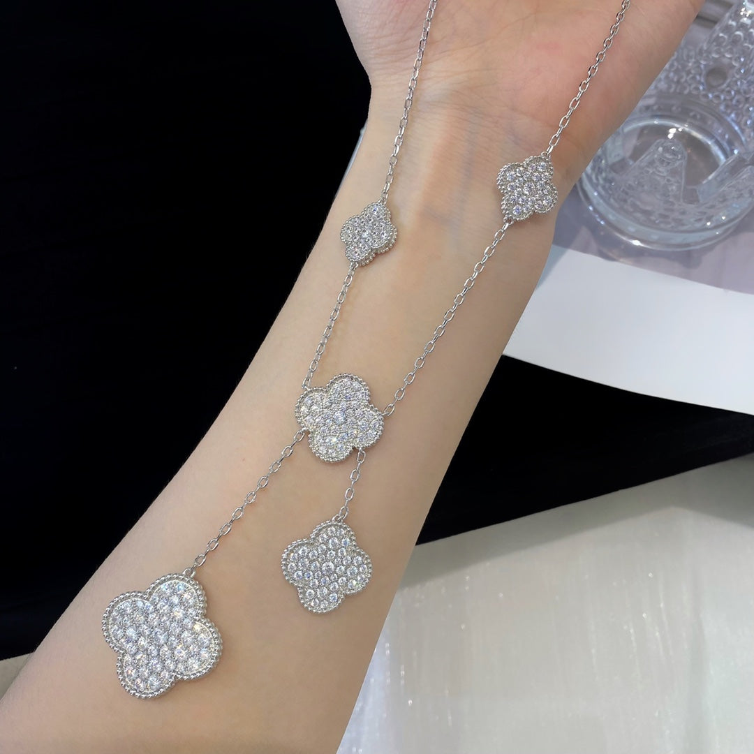 GlowCLOVER 5 MOTIFS SILVER DIAMONDS NECKLACE