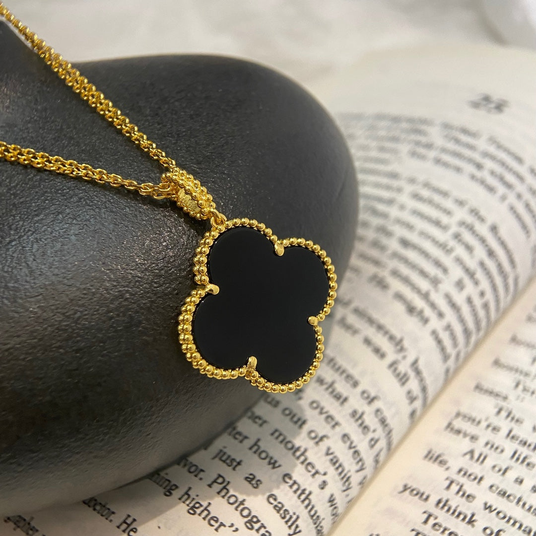 GlowCLOVER 25MM NECKLACE GOLD ONYX