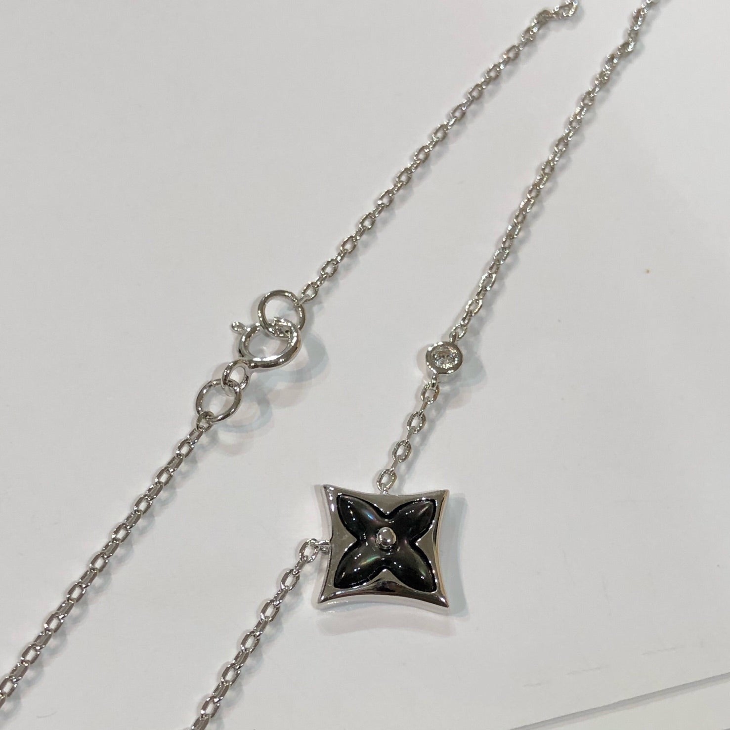 GlowSTAR BLACK MOP NECKLACE