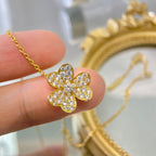 GlowFLOWER DIAMOND NECKLACE