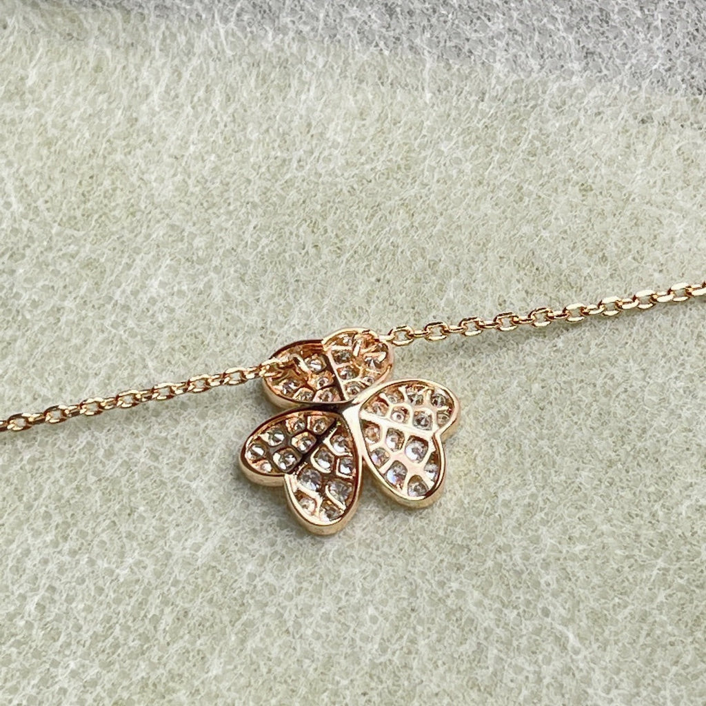 GlowFLOWER DIAMOND NECKLACE