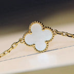 GlowCLOVER 20 MOTIFS WHITE MOP NECKLACE