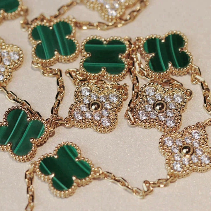 GlowCLOVER 20 MOTIFS MALACHITE DIAMOND NECKLACE