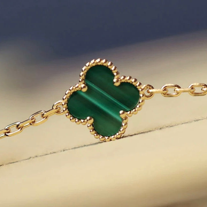 GlowCLOVER 20 MOTIFS MALACHITE DIAMOND NECKLACE