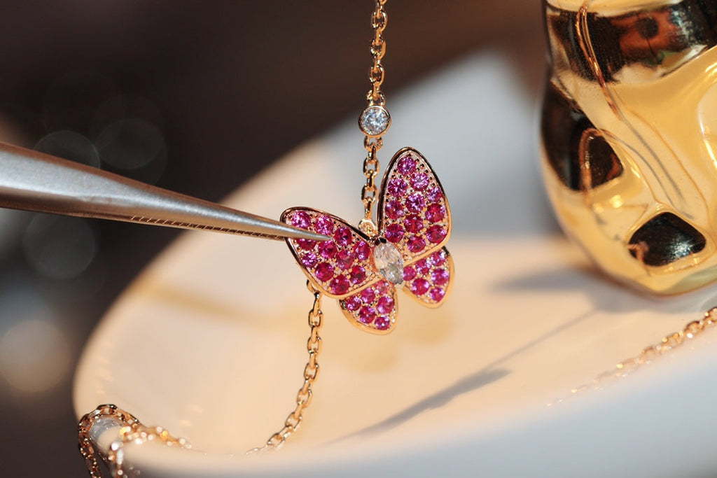 GlowBUTTERFLY RED DIAMOND ROSE GOLD NECKLACE