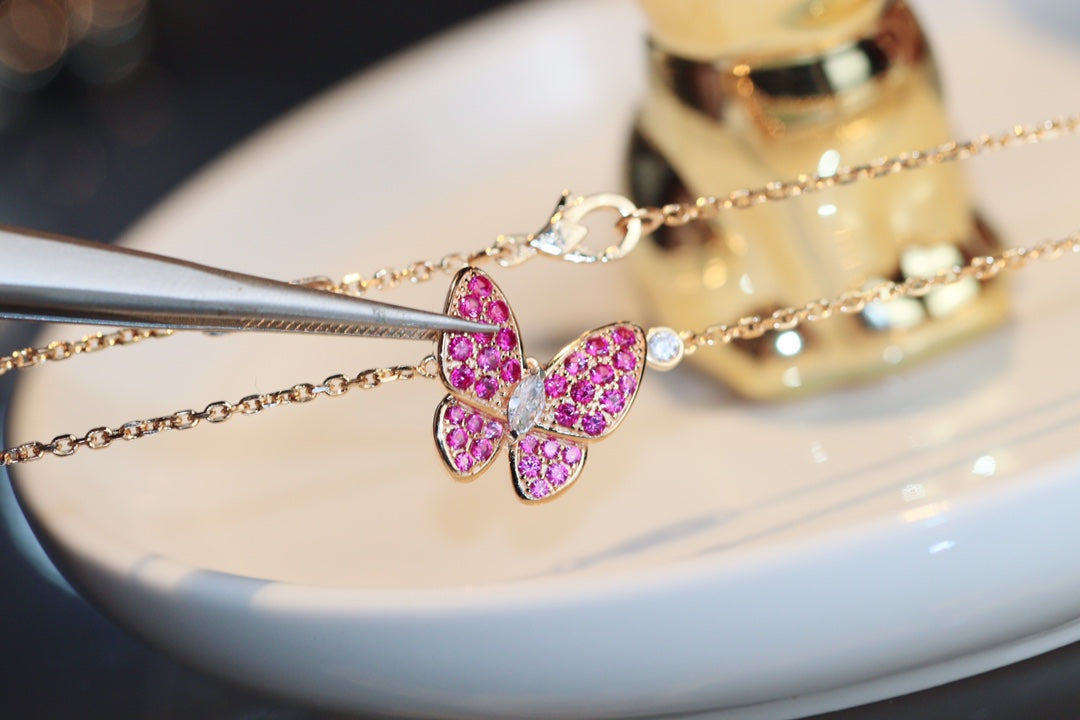 GlowBUTTERFLY RED DIAMOND ROSE GOLD NECKLACE