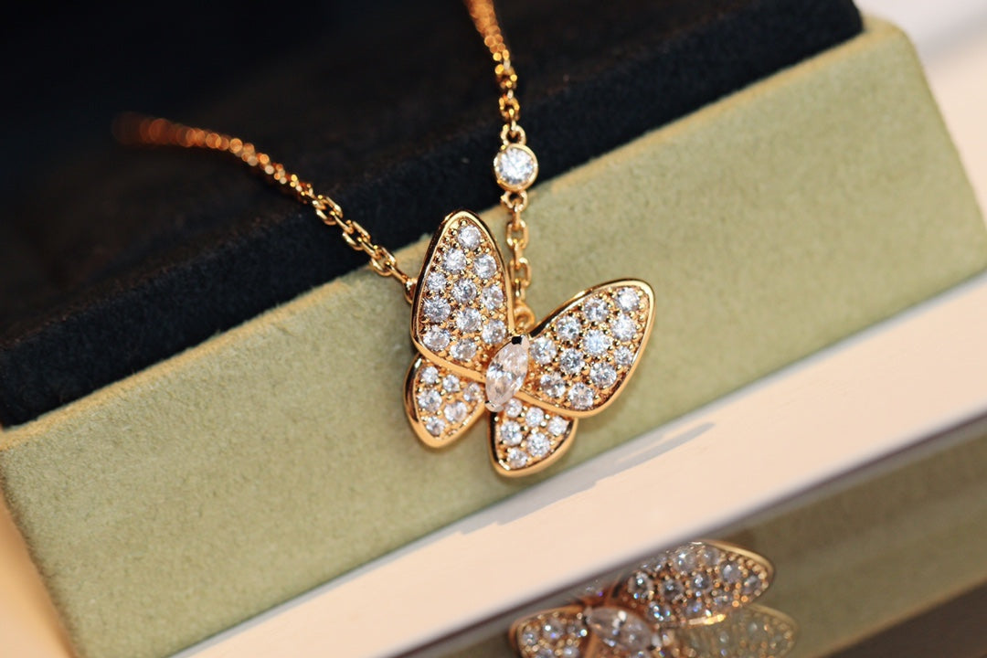 GlowBUTTERFLY DIAMOND NECKLACE