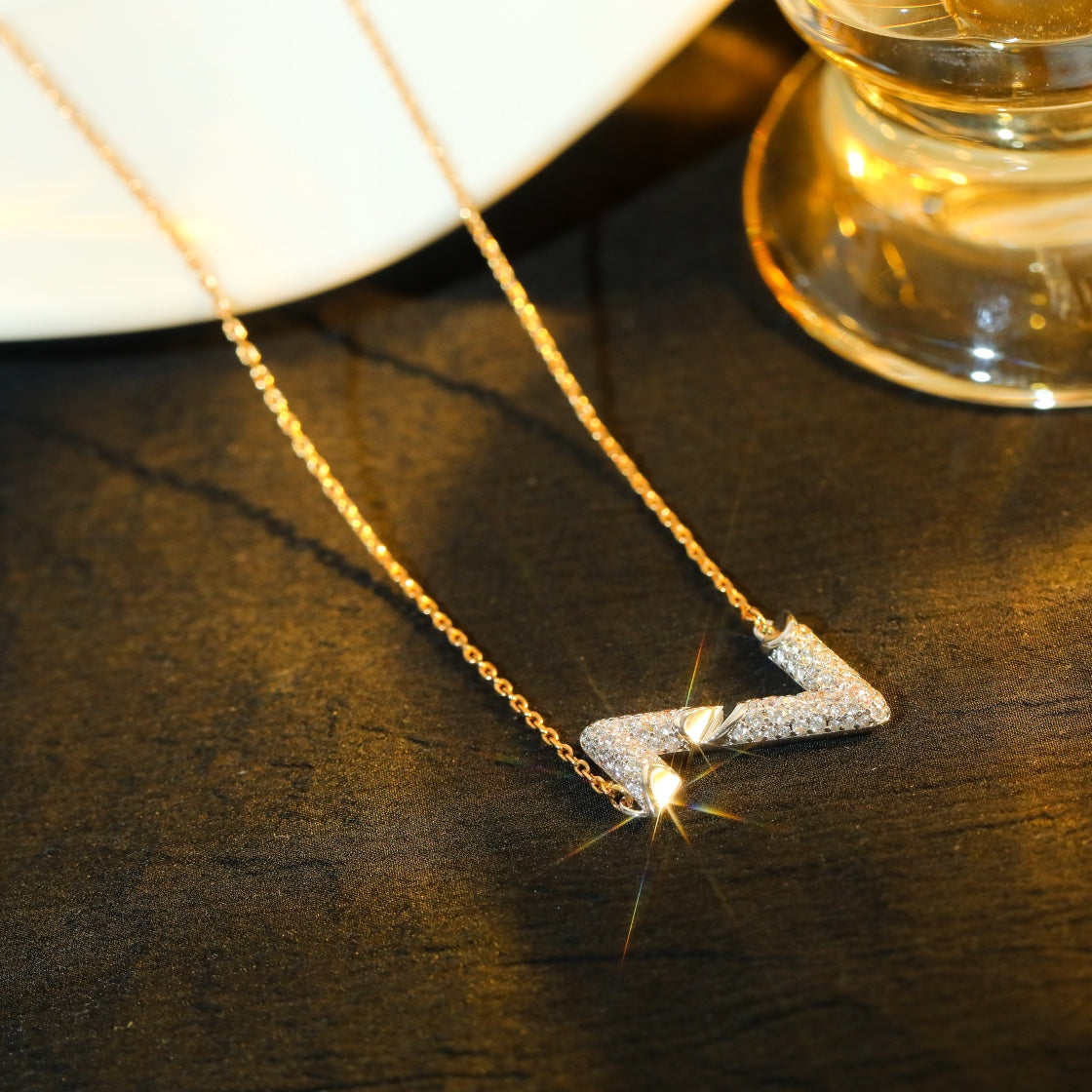 GlowVOLT SILVER DIAMOND PEDANT NECKLACE