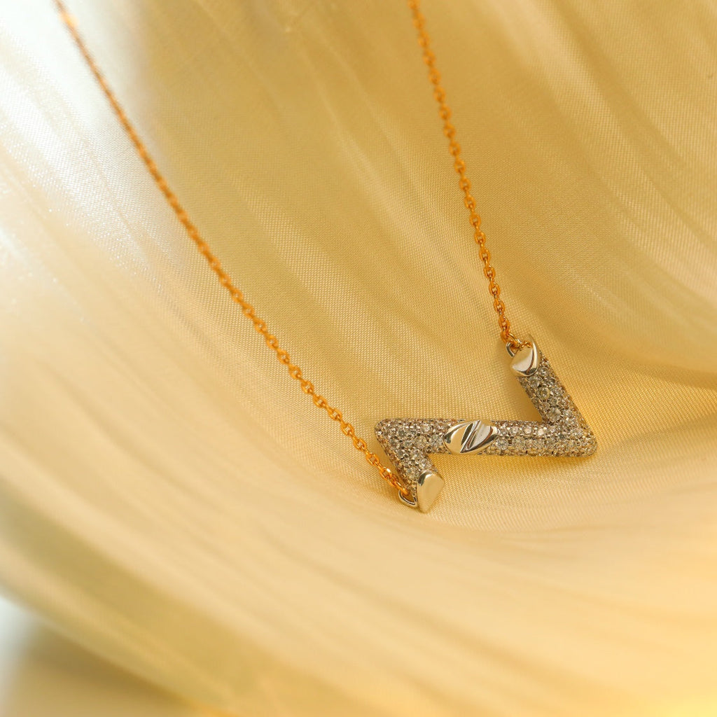 GlowVOLT SILVER DIAMOND PEDANT NECKLACE