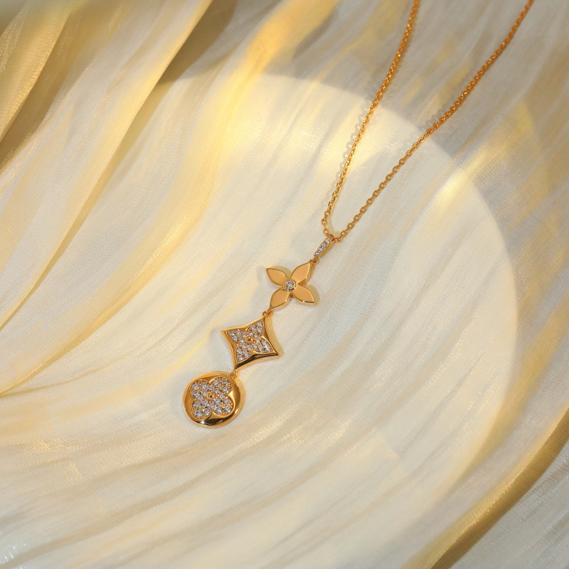 GlowSTAR AND SUN DIAMOND PINK GOLD NECKLACE