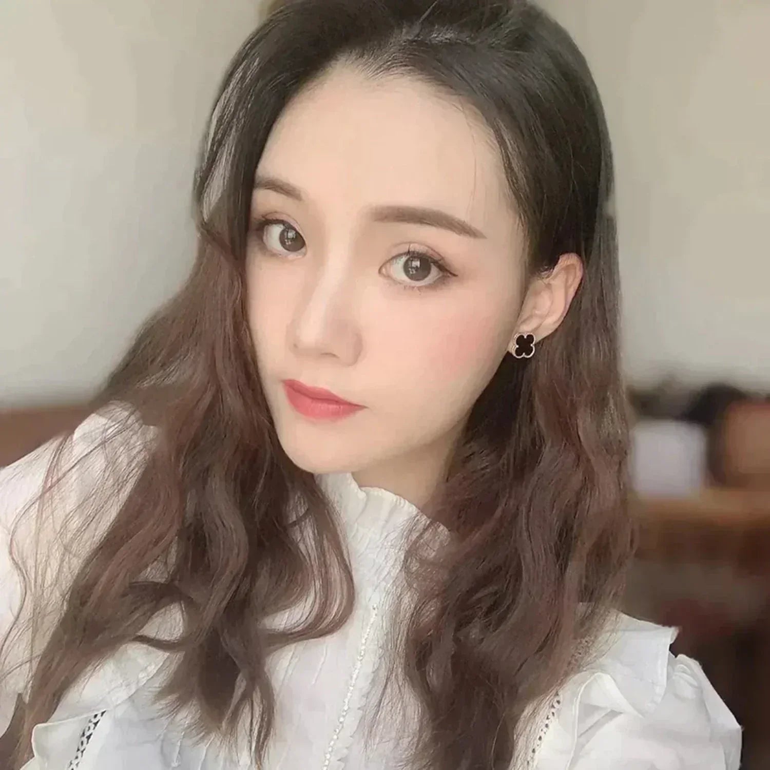 GlowCLOVER MEDIUM 1 MOTIFS  ONYX STUD EARRINGS