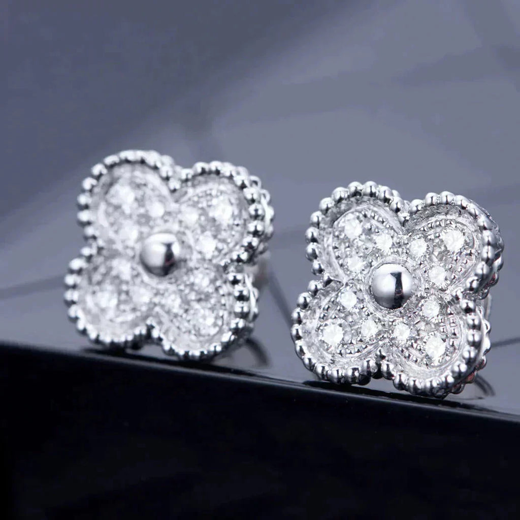 GlowCLOVER 1 MOTIFS DIAMOND STUD EARRINGS SILVER