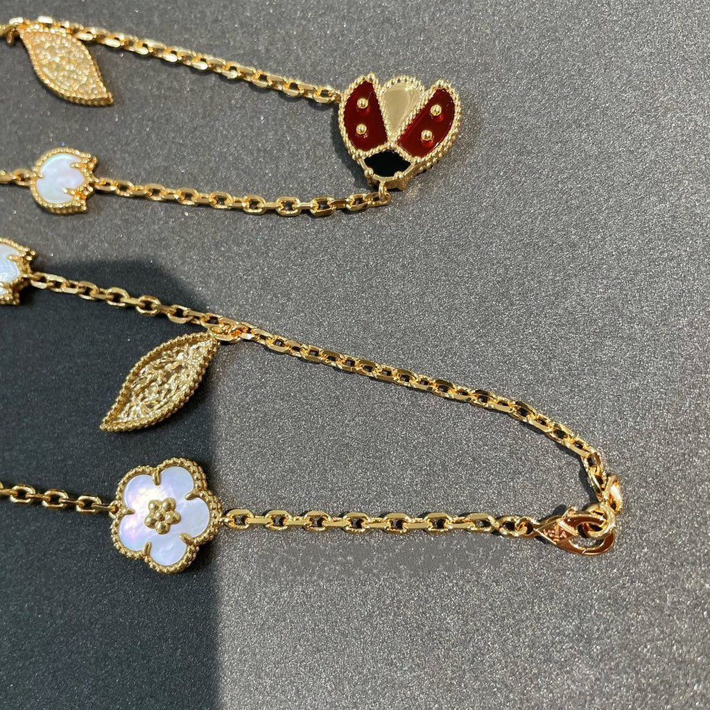 GlowLUCKY SPRING 15 MOTIFS GOLD NECKLACE