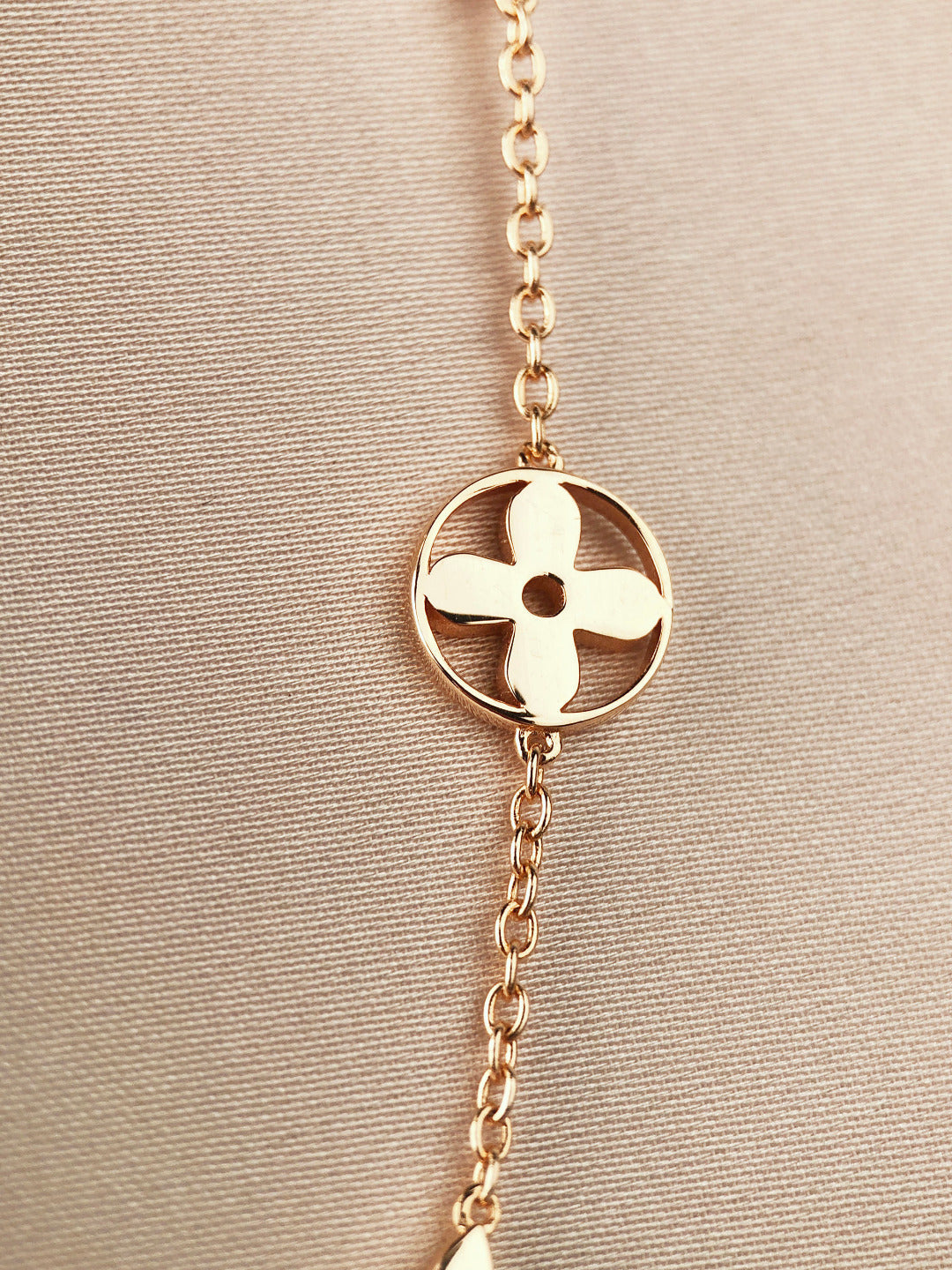 GlowSTAR AND SUN 7 MOTIFS GOLD BRACELET