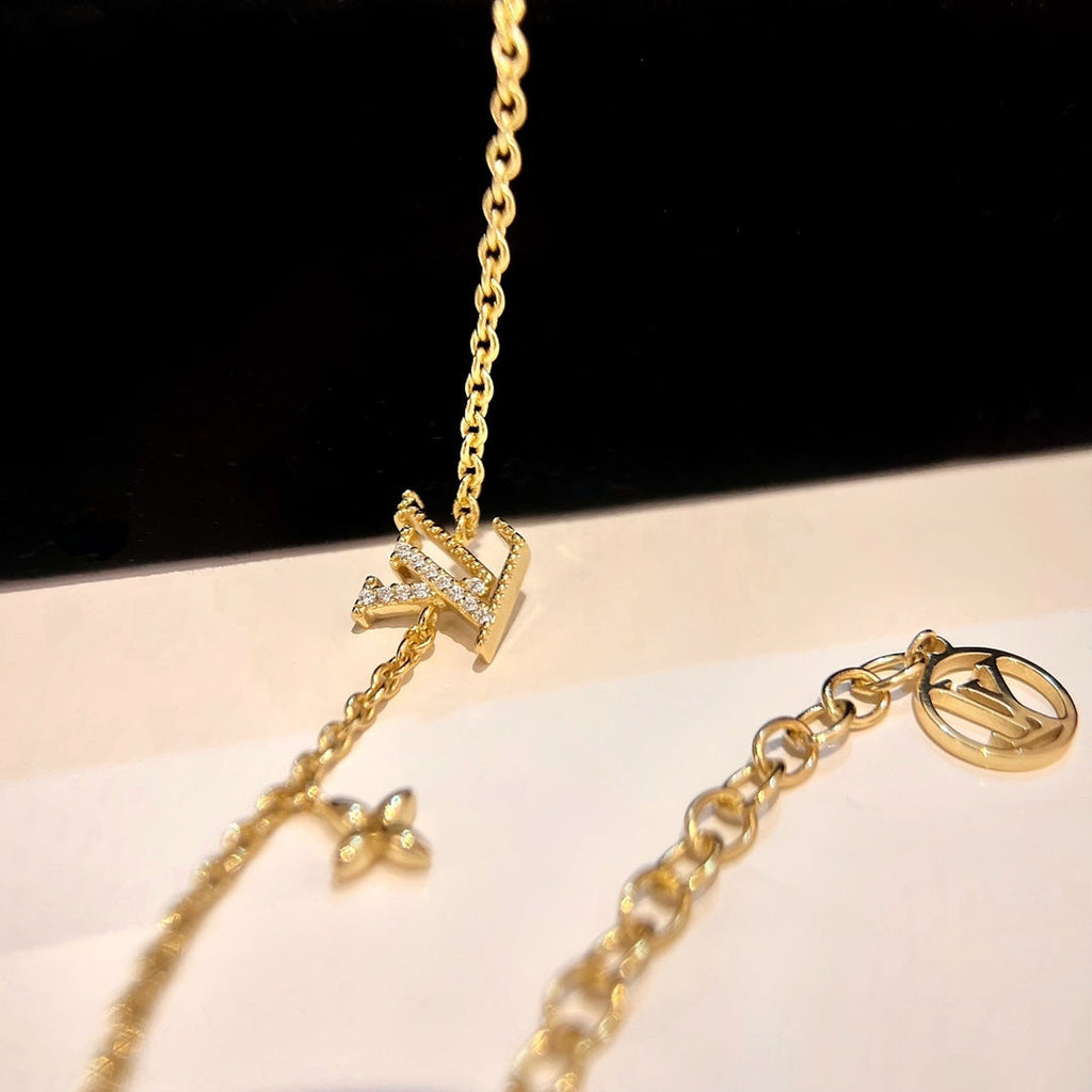 GlowLOGO STAR MOTIF GOLD BRACELET