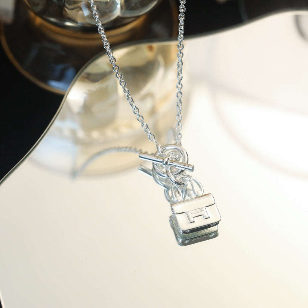 GlowPOP H PEDANT SILVER NECKLACE