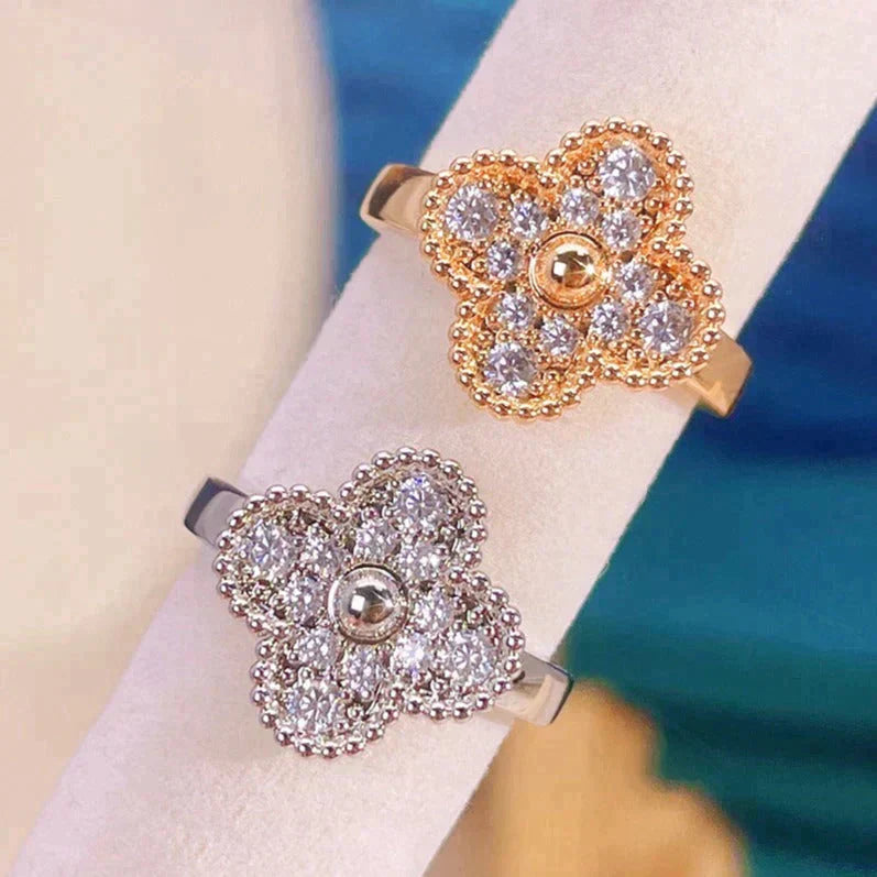GlowCLOVER DIAMOND RING