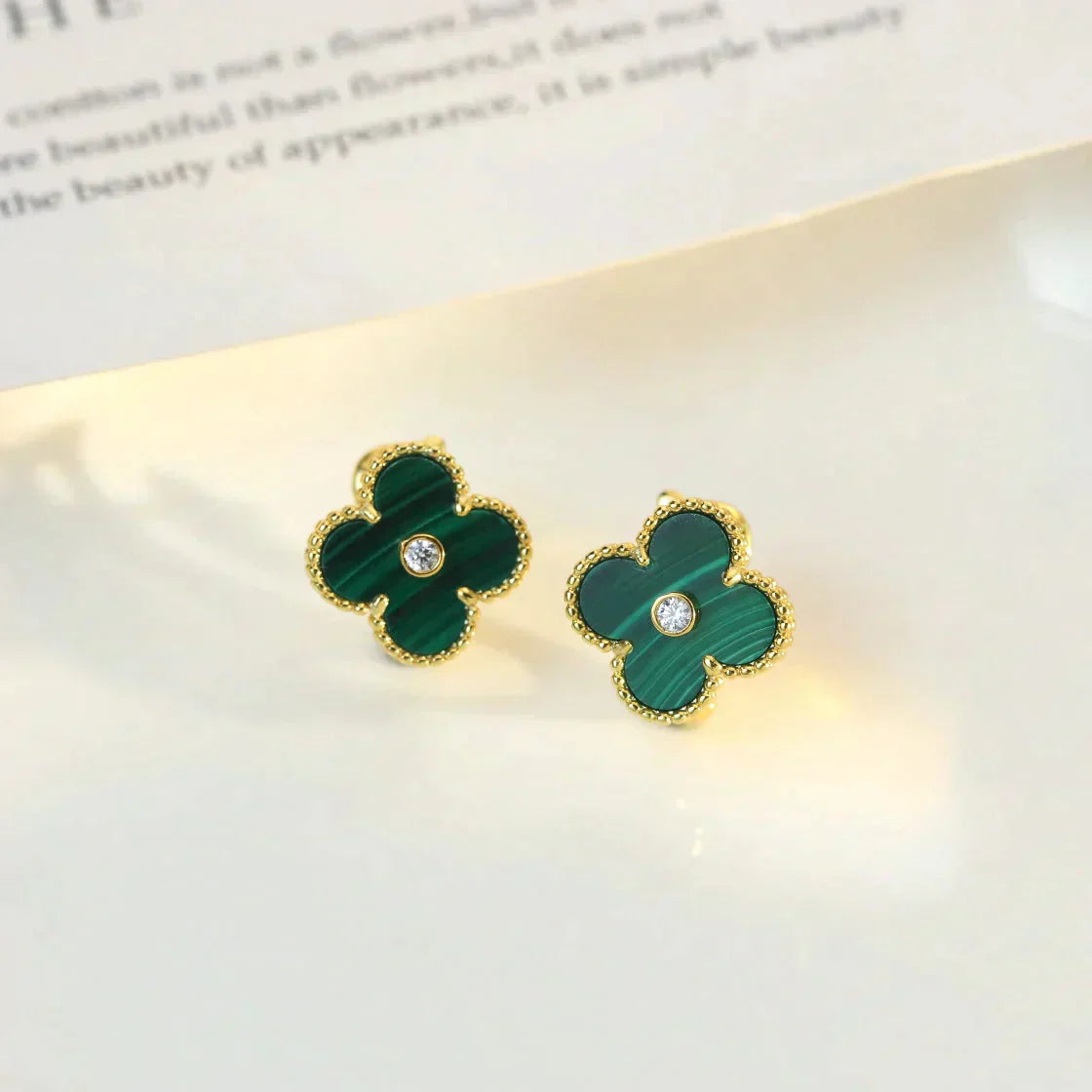 GlowCLOVER MEDIUM 1 MOTIFS MALACHITE DIAMOND EARRINGS