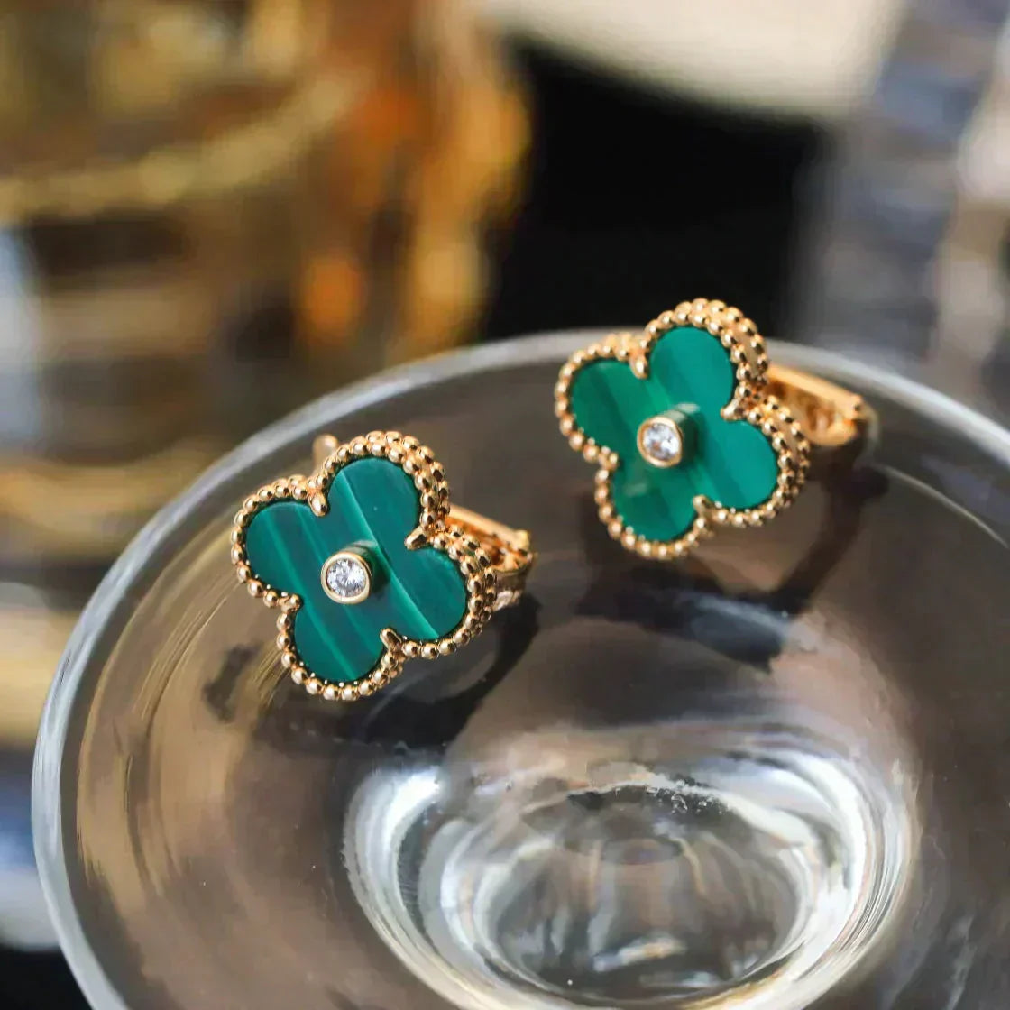 GlowCLOVER MEDIUM 1 MOTIFS MALACHITE DIAMOND EARRINGS
