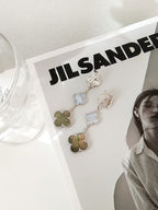 GlowCLOVER 3 MOTIFS CHALCEDONY DARK MOP SILVER EARRINGS