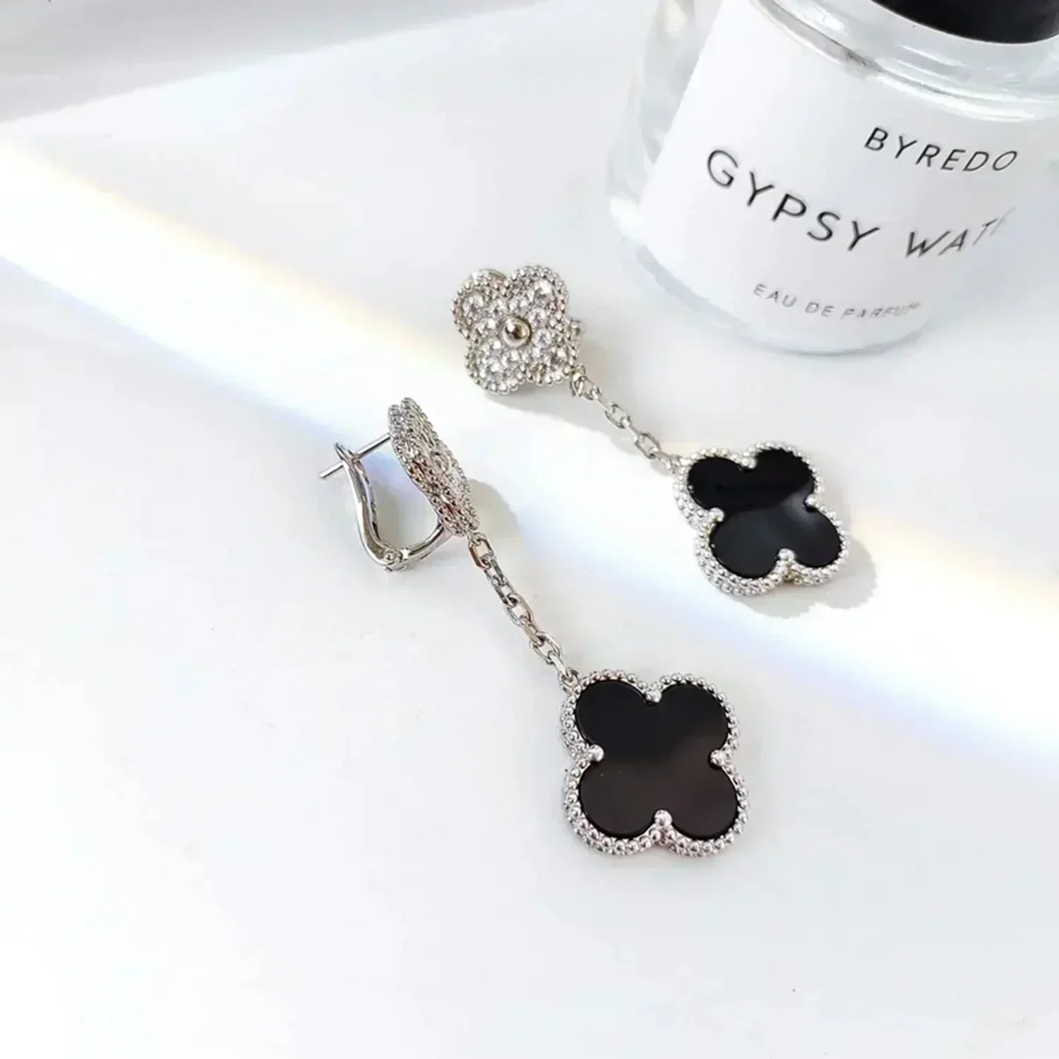 GlowCLOVER 2 MOTIFS  DIAMOND ONYX EARRINGS SILVER