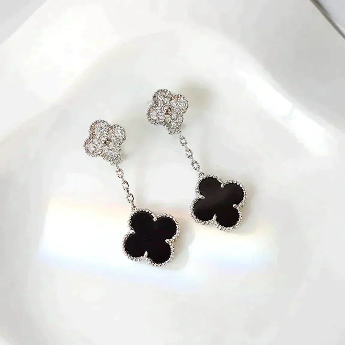 GlowCLOVER 2 MOTIFS  DIAMOND ONYX EARRINGS SILVER