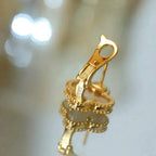 GlowCLOVER MEDIUM 1 MOTIFS  WHITE MOP STUD EARRINGS